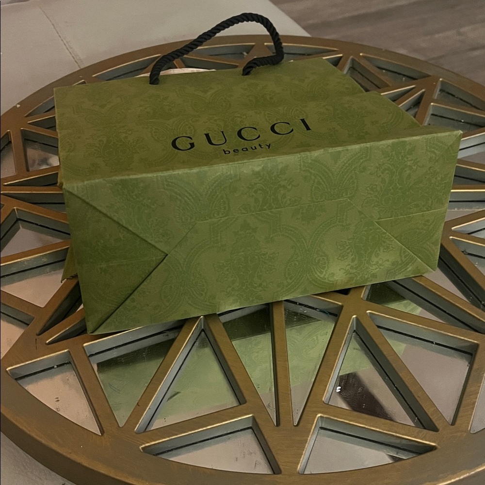 Gucci Beauty Olive Green Gift Bag with Ribbon - Picture 8 of 9